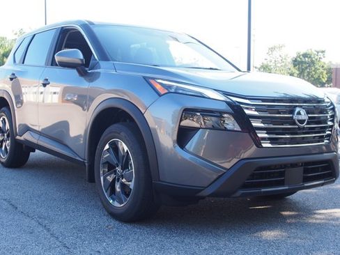 Used 2026 Nissan Rogue SV FWD image 1