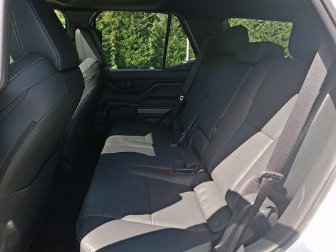 Used 2026 Toyota 4Runner TRD Off-Road Premium AWD/4WD image 13