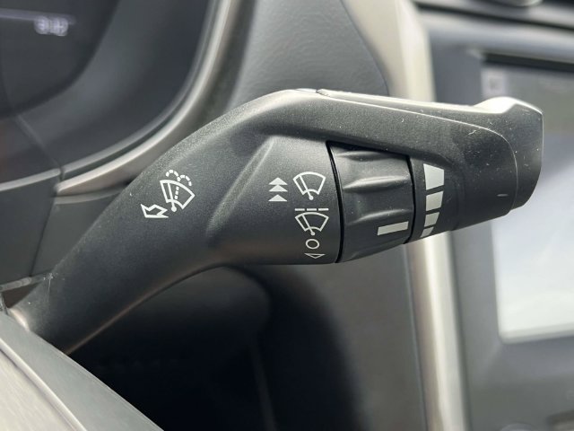 Used 2018 Ford Fusion SE w/ Fusion SE Technology Package FWD image 29