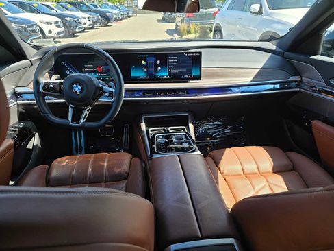 Used 2023 BMW 760i xDrive AWD/4WD image 23