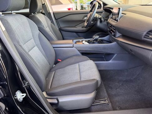 Used 2024 Nissan Rogue SV FWD image 18