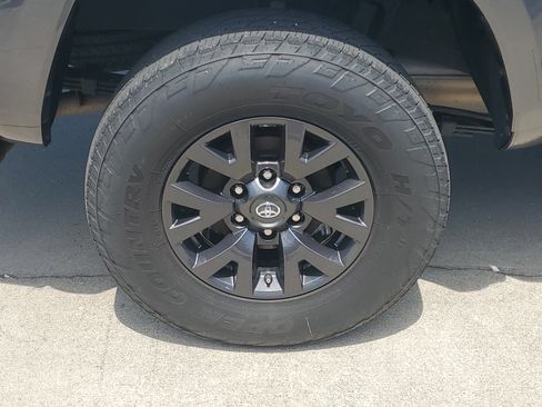 Used 2021 Toyota Tacoma SR5 RWD image 8