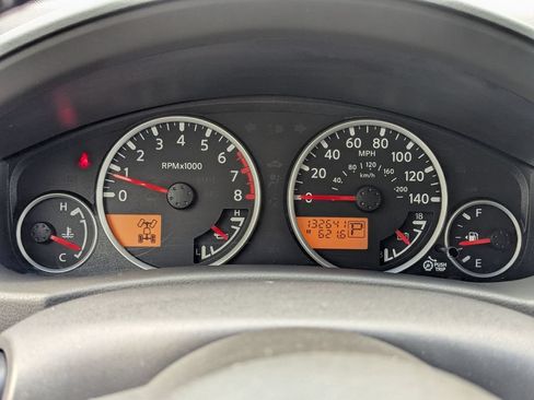 Used 2009 Nissan Pathfinder SE AWD/4WD image 13