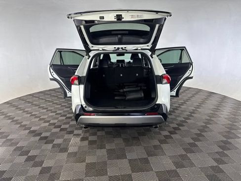 Used 2020 Toyota RAV4 XSE AWD/4WD image 17