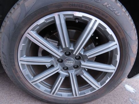 Used 2019 Audi Q7 3.0T Premium Plus image 16