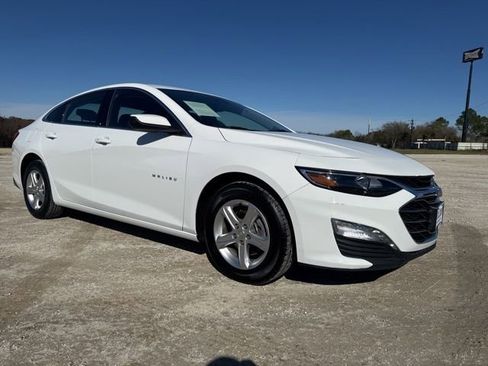 Used 2024 Chevrolet Malibu LT FWD image 1
