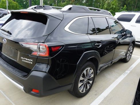 Used 2025 Subaru Outback Touring XT AWD/4WD image 4