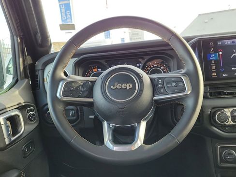 Used 2024 Jeep Wrangler Sahara image 21