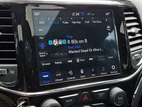 Used 2021 Jeep Grand Cherokee Limited AWD/4WD image 19