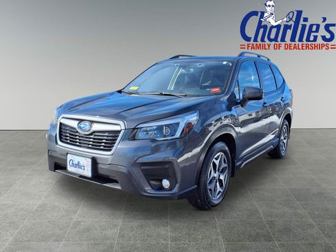 Used 2021 Subaru Forester Premium image 1