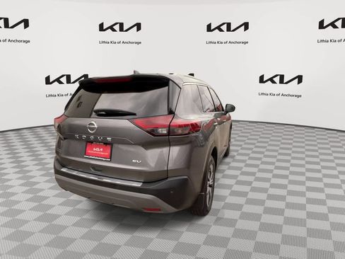 Used 2021 Nissan Rogue SV w/ Premium Package FWD image 7