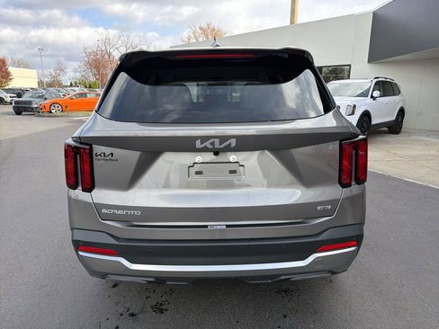 New 2026 Kia Sorento EX AWD/4WD image 7
