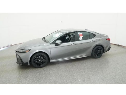 New 2026 Toyota Camry SE image 2