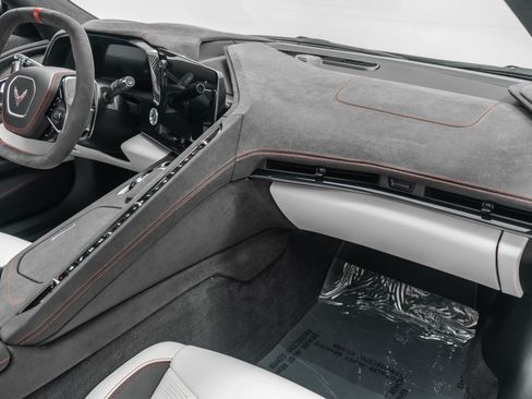 Used 2023 Chevrolet Corvette Stingray Premium Cpe w/ Z51 Performance Package RWD image 15