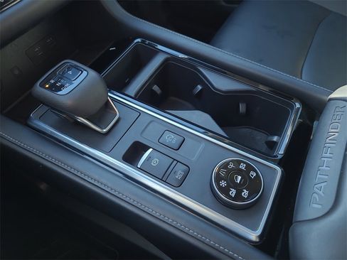 Certified 2023 Nissan Pathfinder SL w/ SL Premium Package image 28