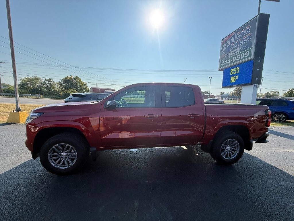 Used 2024 Chevrolet Colorado LT w/ LT Convenience Package III RWD image 6
