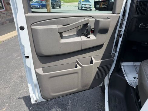 Used 2022 Chevrolet Express 2500 w/ Driver Convenience Package RWD image 13