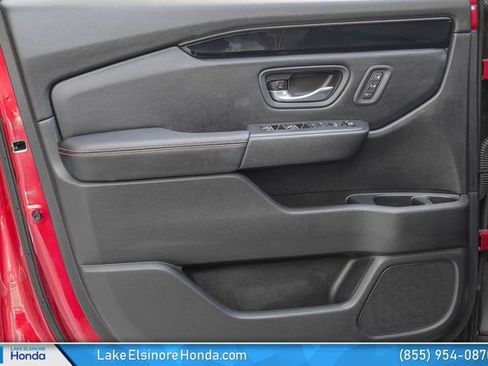 Certified 2025 Honda Pilot TrailSport image 13