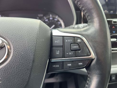Used 2021 Toyota Highlander Limited image 27