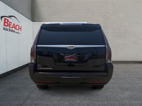 Used 2018 Cadillac Escalade ESV Luxury AWD/4WD image 17
