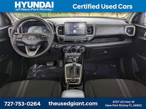 Certified 2024 Hyundai Venue SEL image 16