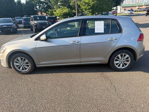 Used 2016 Volkswagen Golf S FWD image 2