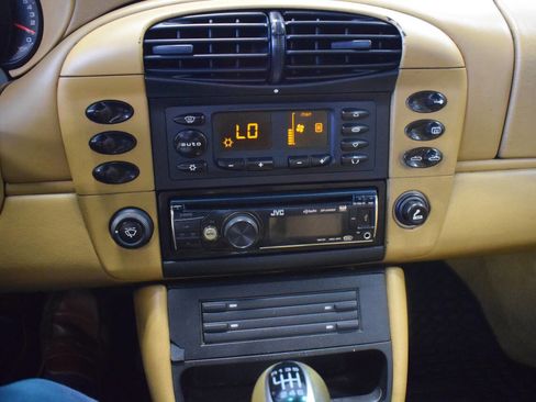 Used 2000 Porsche 911 Carrera image 26