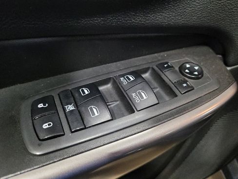 Used 2019 Jeep Cherokee Limited AWD/4WD image 27