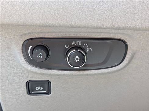 Used 2022 GMC Terrain SLE w/ Driver Convenience Package AWD/4WD image 17