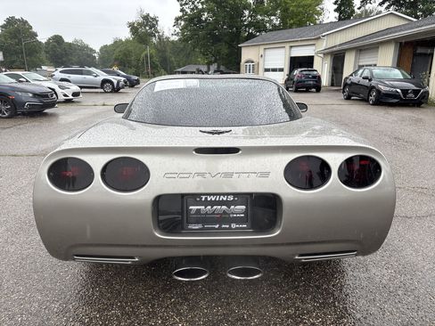 Used 2000 Chevrolet Corvette Coupe w/ Roof Pkg RWD image 4