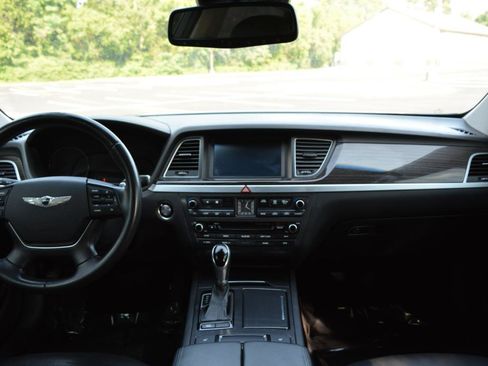 Used 2015 Hyundai Genesis 3.8 RWD image 17