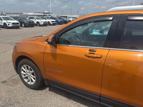 Used 2018 Chevrolet Equinox LT AWD/4WD image 22