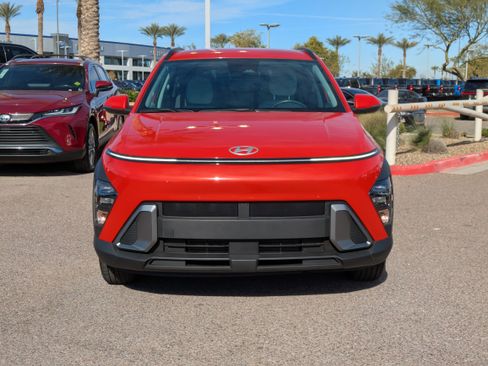 Used 2025 Hyundai Kona SEL image 8