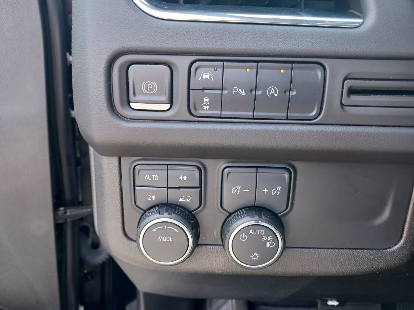 Used 2023 Chevrolet Suburban LS AWD/4WD image 16
