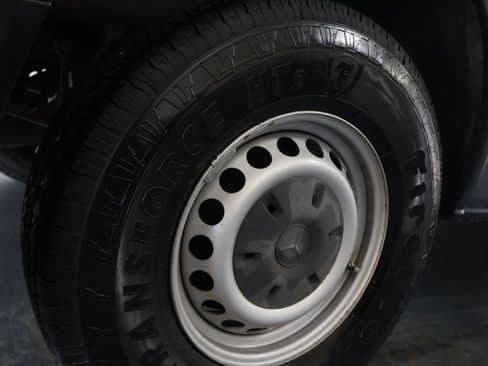 Used 2018 Mercedes-Benz Sprinter 2500 image 25