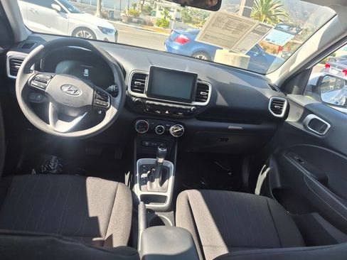 Used 2026 Hyundai Venue SE FWD image 20