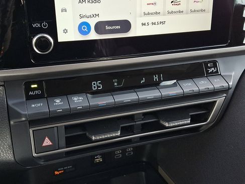 Used 2025 Toyota Camry LE image 15