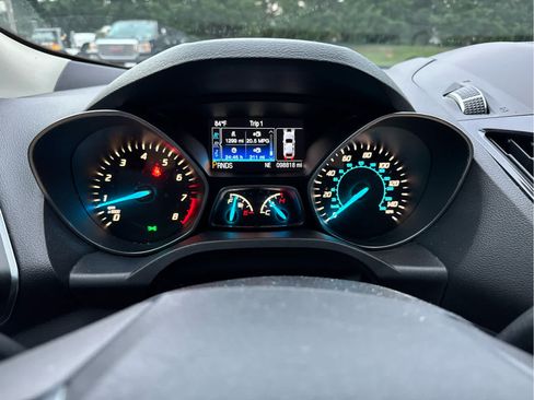 Used 2013 Ford Escape Titanium w/ Parking Technology Pkg AWD/4WD image 6