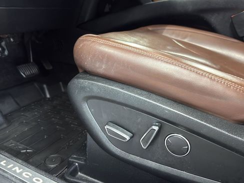 Used 2018 Lincoln MKX Reserve FWD image 10