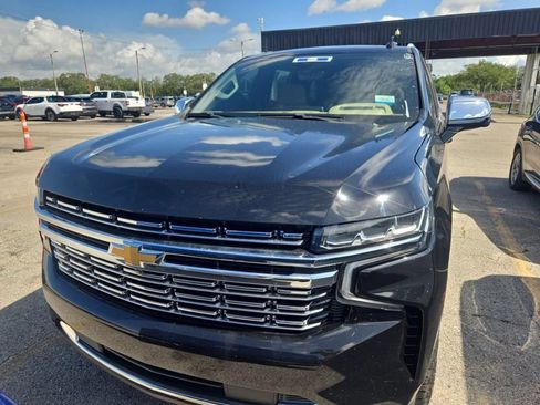 Used 2021 Chevrolet Tahoe Premier w/ Premium Package AWD/4WD image 3