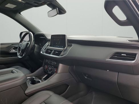 Used 2022 Chevrolet Suburban RST w/ Sport Performance Package image 14