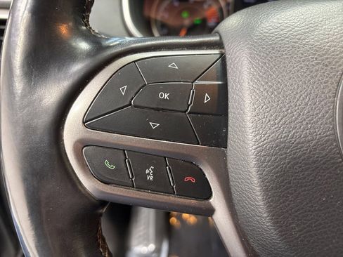 Used 2020 Jeep Cherokee Latitude Plus w/ Cold Weather Group image 13