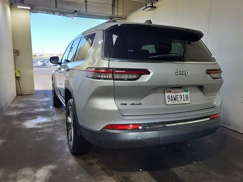 Used 2021 Jeep Grand Cherokee L Limited AWD/4WD image 4