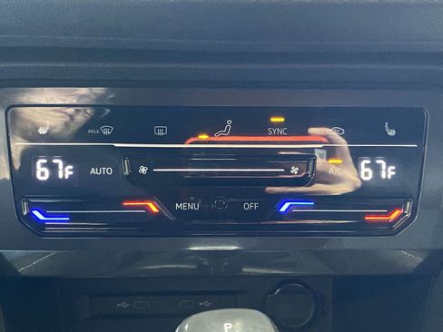 Used 2023 Volkswagen Tiguan SE R-Line image 18