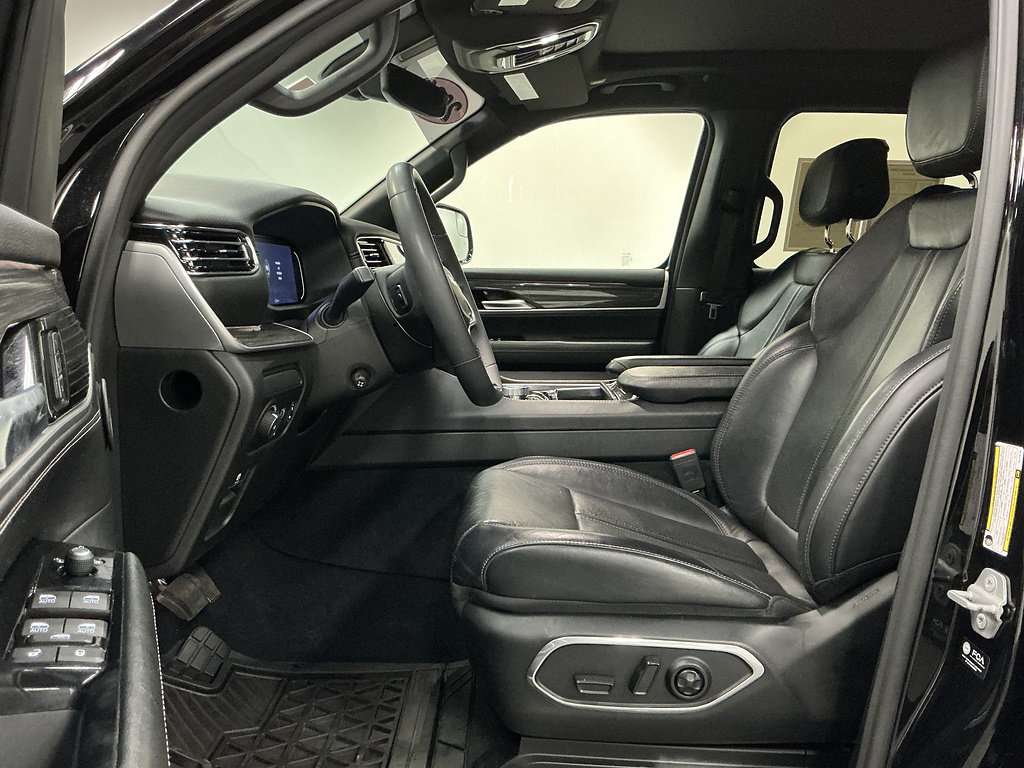 Used 2022 Jeep Wagoneer Series II w/ Premium Group I AWD/4WD image 8