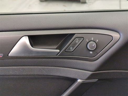 Used 2021 Volkswagen GTI SE image 11