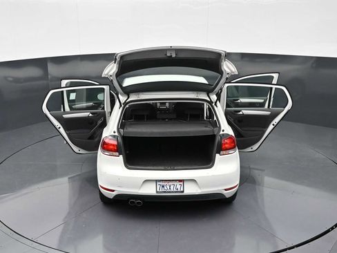 Used 2010 Volkswagen Golf 4-Door FWD image 33