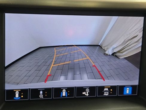 Used 2021 GMC Acadia Denali w/ Denali Technology Package image 7