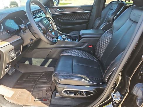 Used 2022 Jeep Grand Cherokee Summit w/ Luxury Tech Group V image 19