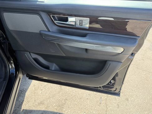 Used 2011 Land Rover Range Rover Sport Supercharged AWD/4WD image 14
